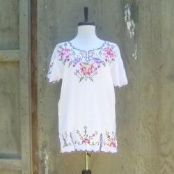 1970s White Blouse with Embroidered Flowers